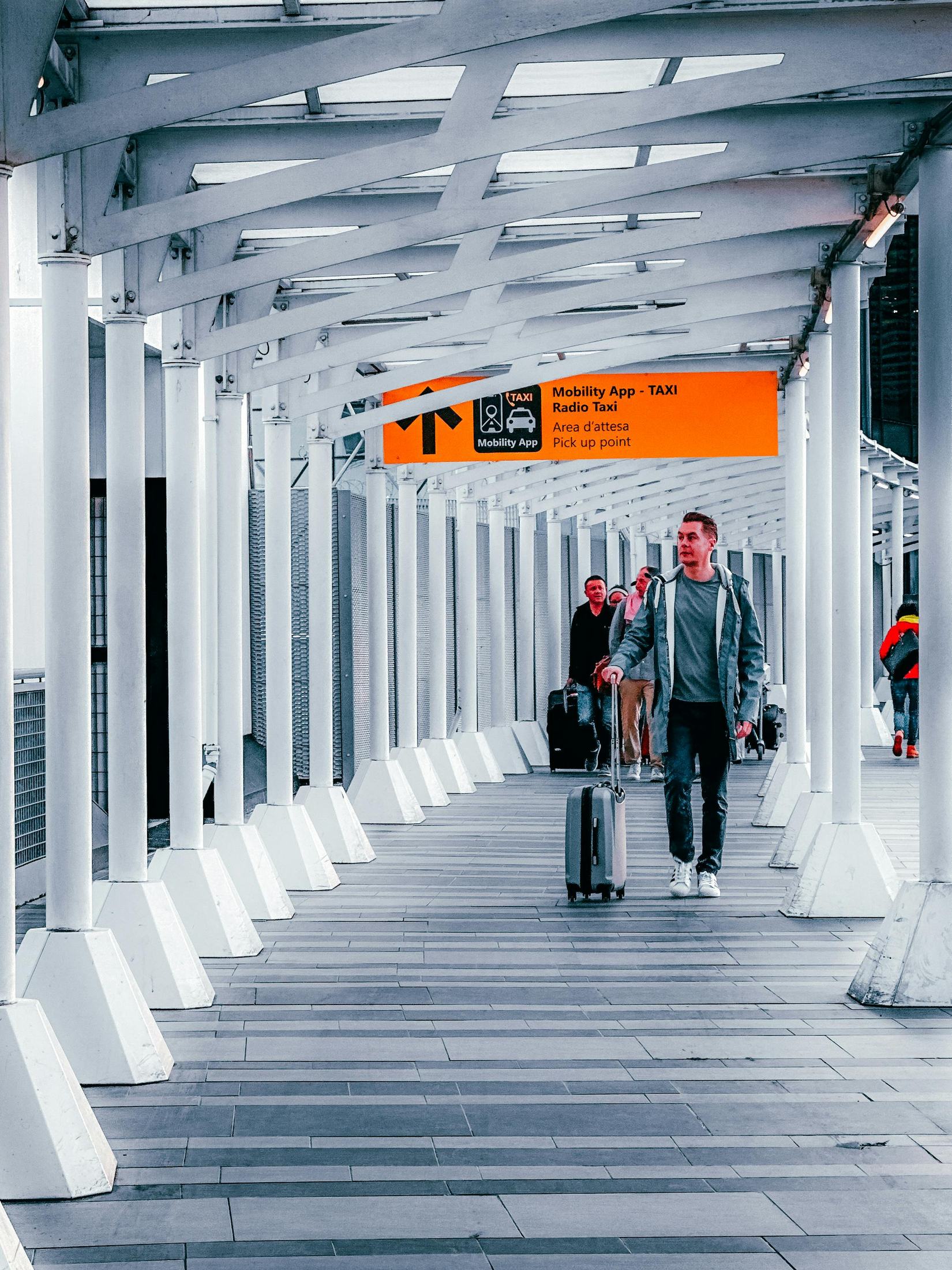 Airport transfer updates for Handei riders.